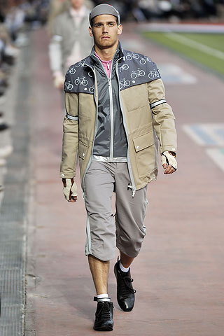Moncler Gamme Bleu / - 2011